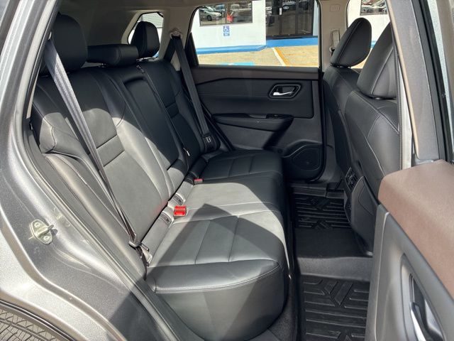 2023 Nissan Rogue SL photo 25