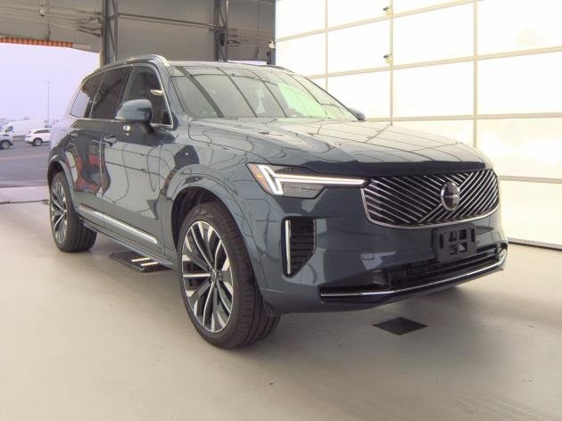 2025 Volvo XC90 Plus photo 2