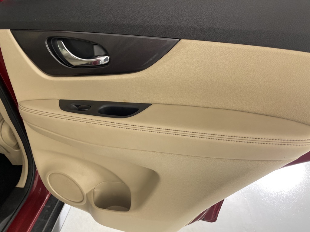 2020 Nissan Rogue SV photo 34