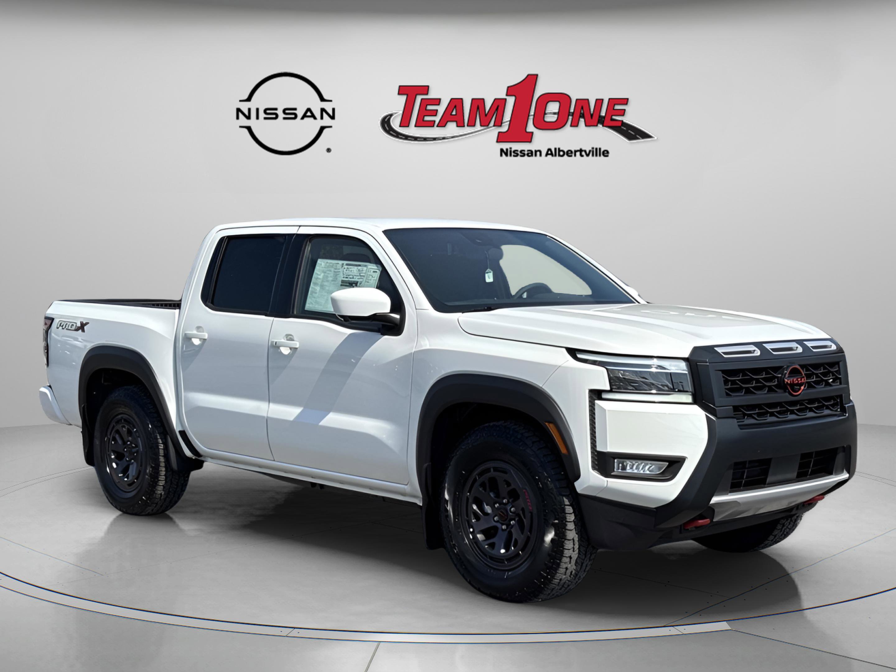 2025 Nissan Frontier PRO-X's photo