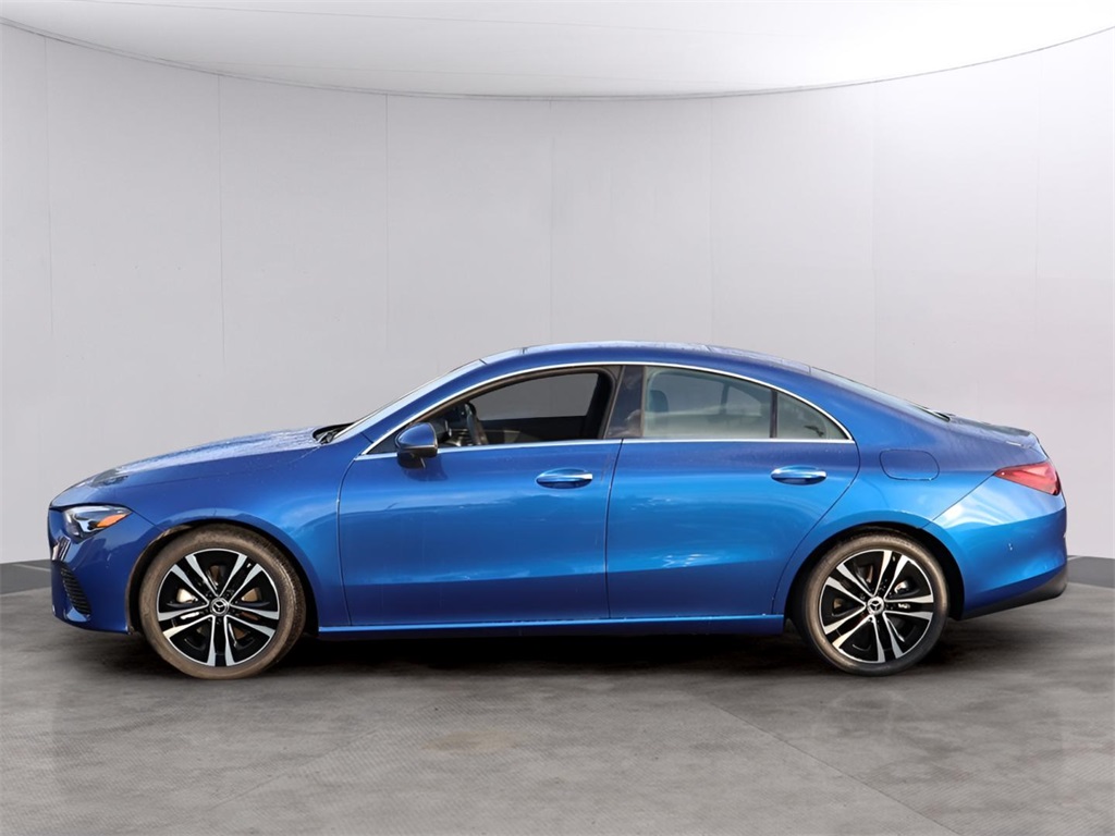 2025 Mercedes Benz CLA 250 4MATIC photo 2