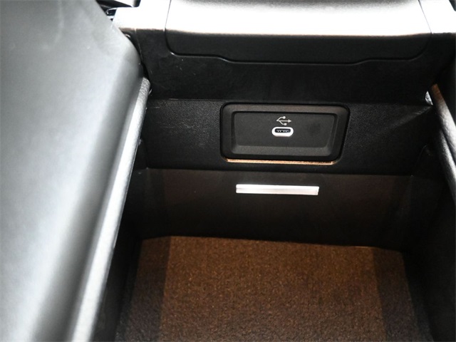 2025 Mercedes Benz C 300 photo 3