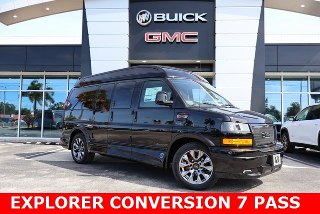 2025 GMC Savana Cargo Work Van's photo