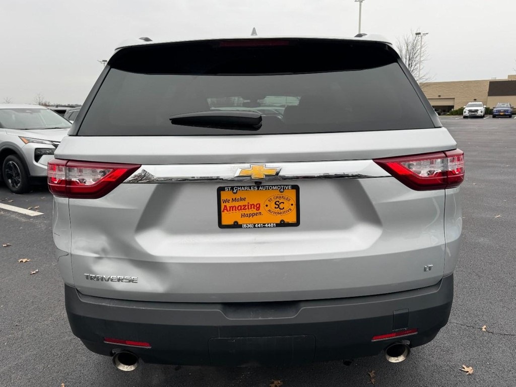 2019 Chevrolet Traverse photo 2