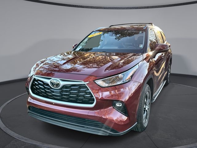 2023 Toyota Highlander XLE's photo