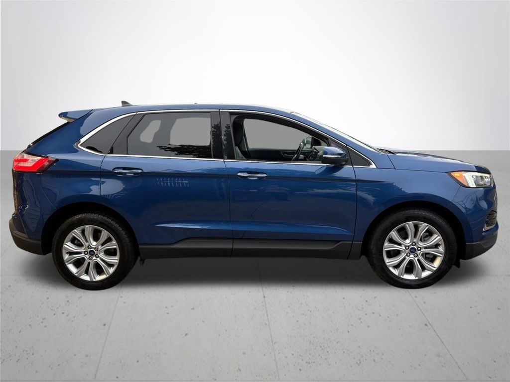 2022 Ford Edge Titanium photo 6