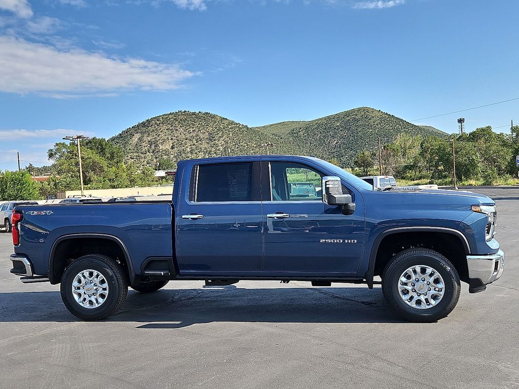 2025 Chevrolet Silverado 2500HD LTZ photo 12