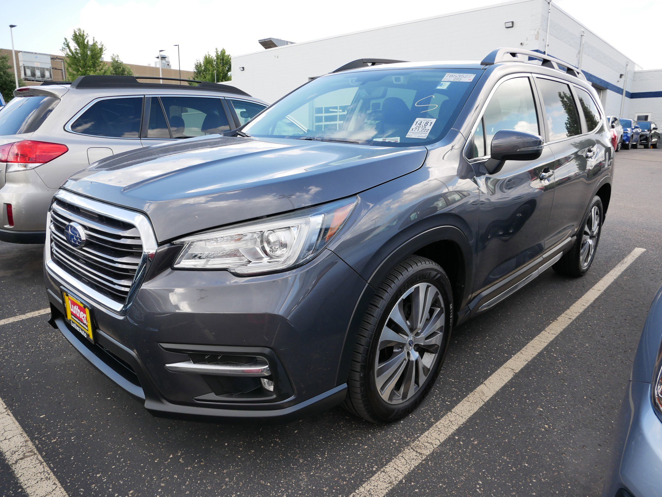 Used 2019 Subaru Ascent Limited with VIN 4S4WMAJD5K3478076 for sale in Vadnais Heights, Minnesota