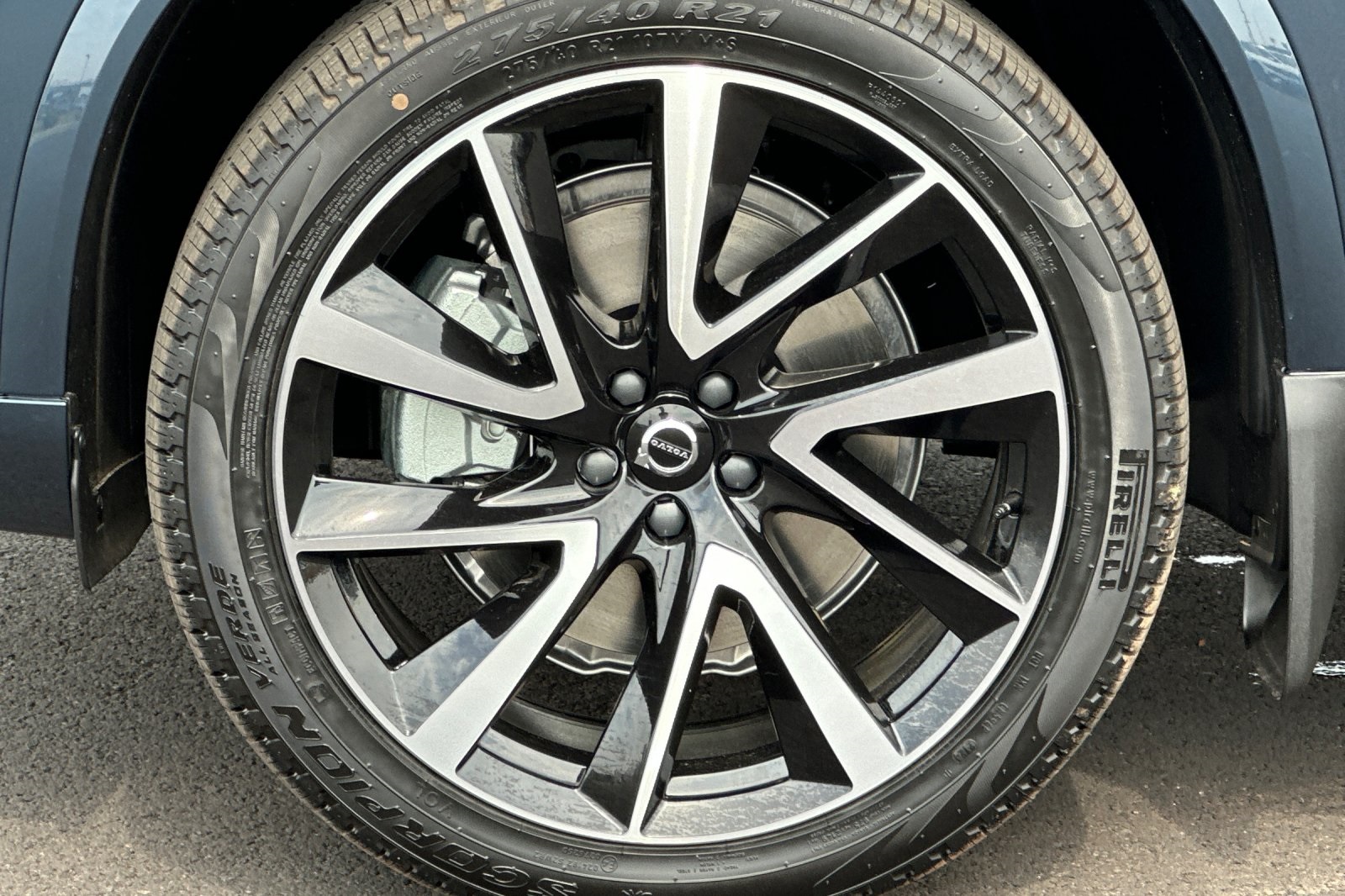 2025 Volvo XC90 Plus photo 25