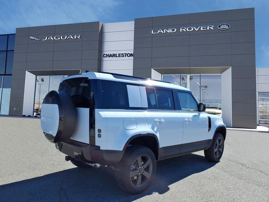 2026 Land Rover Defender 110 S photo 4