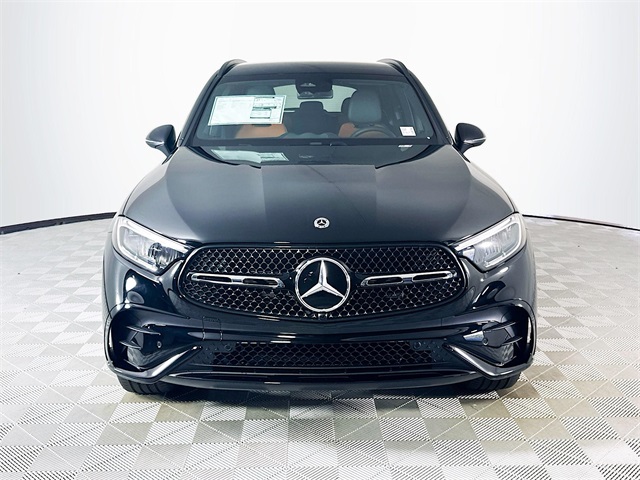 2025 Mercedes Benz GLC 300 photo 2