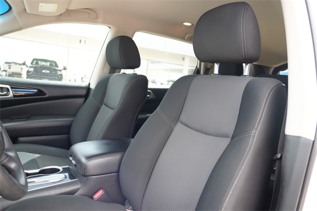 2018 Nissan Pathfinder S photo 13