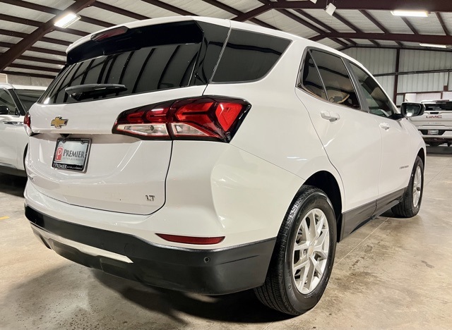 2022 Chevrolet Equinox LT photo 2