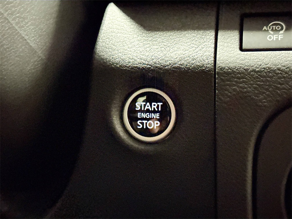2025 Nissan Frontier PRO-4X photo 26