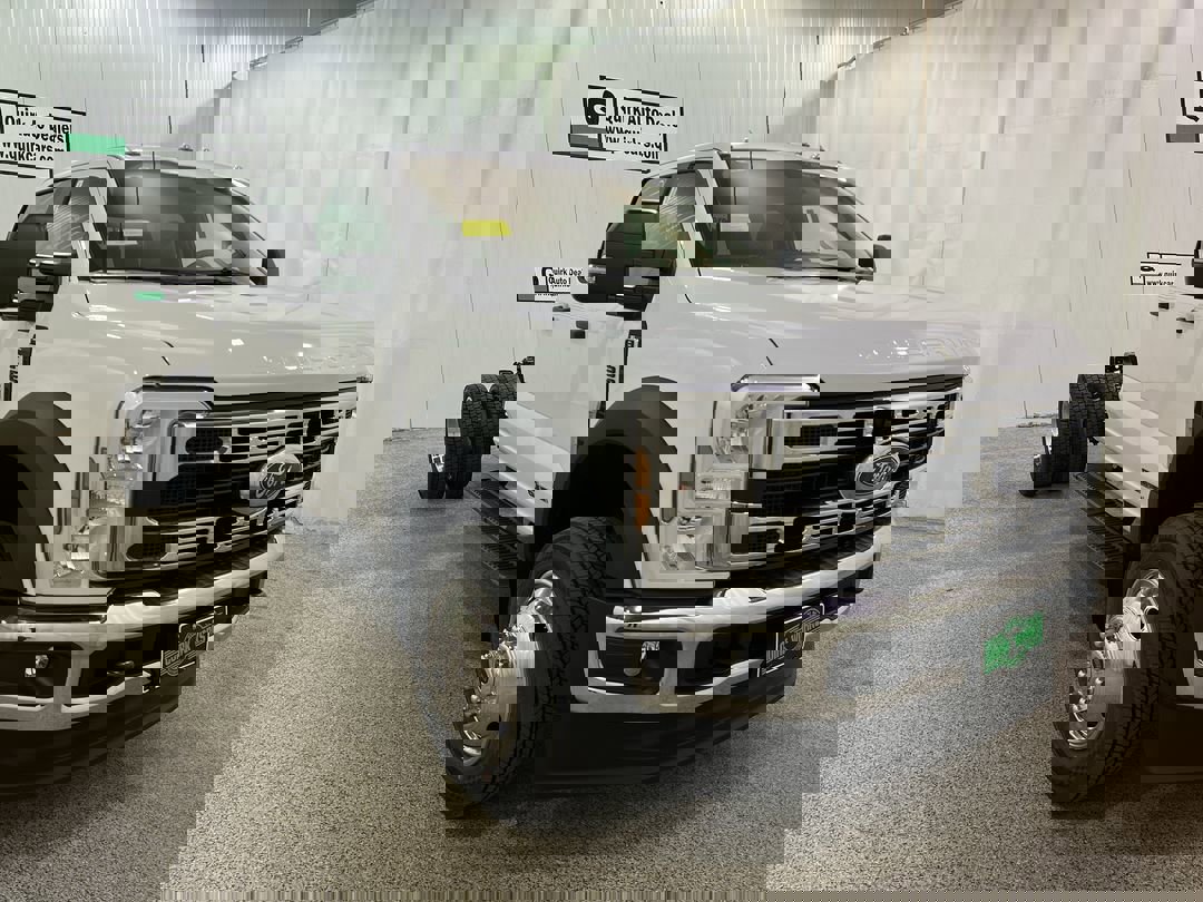 2026 Ford F-550 Super Duty Chassis Cab XL's photo