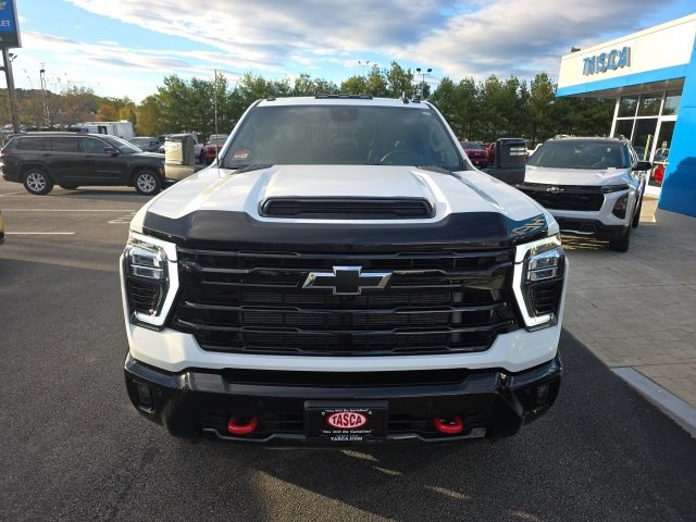 2025 Chevrolet Silverado 2500HD LT photo 2