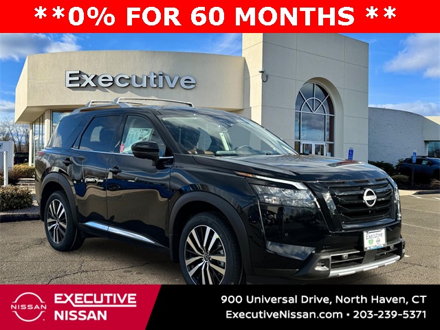 2025 Nissan Pathfinder Platinum's photo