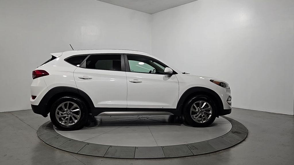 2017 Hyundai Tucson SE photo 4