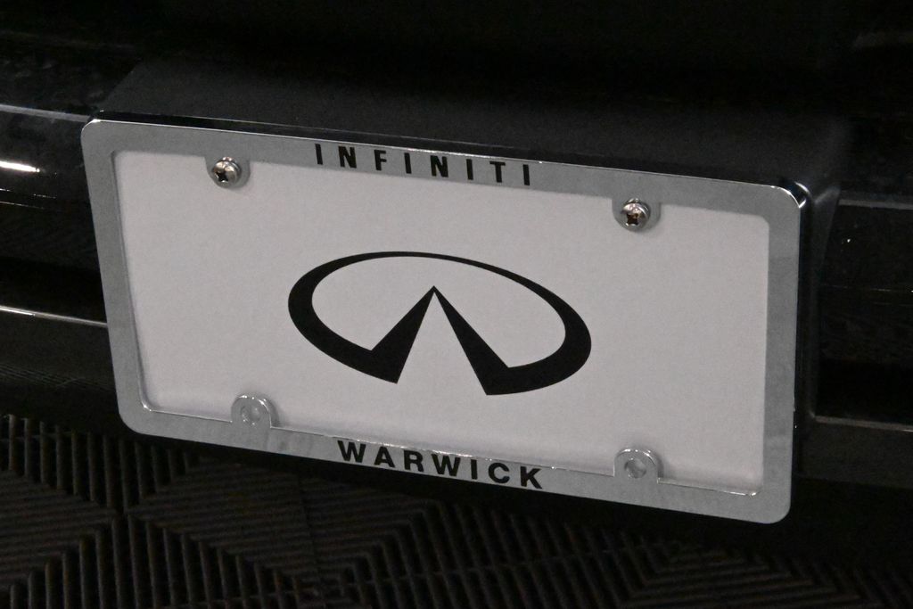 2025 Infiniti QX80 photo 13