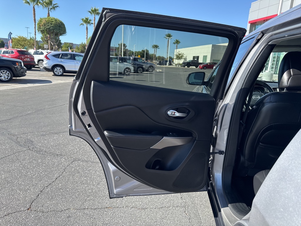 2020 Jeep Cherokee Latitude photo 15