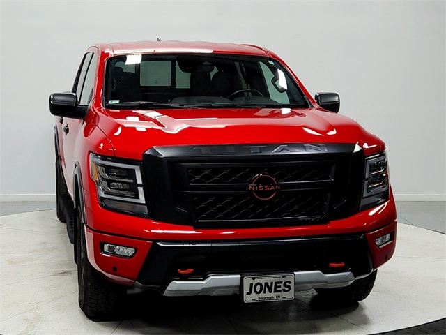 2024 Nissan Titan PRO-4X photo 2