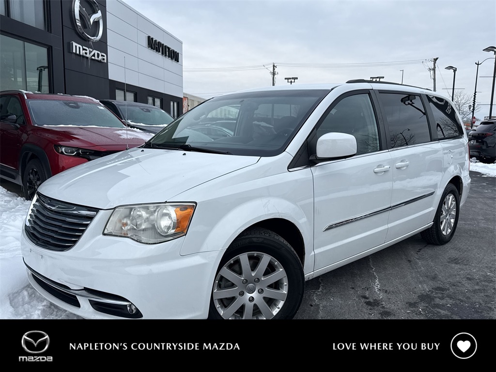 2016 Chrysler Town & Country Touring