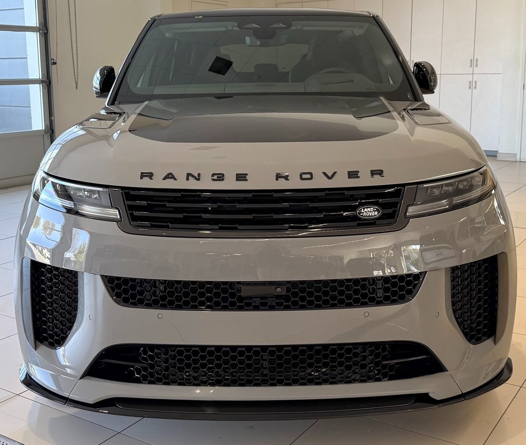 2025 Land Rover Range Rover Sport photo 2
