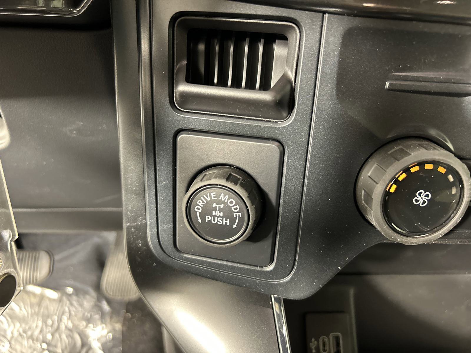 2025 Ford F-150 STX photo 19