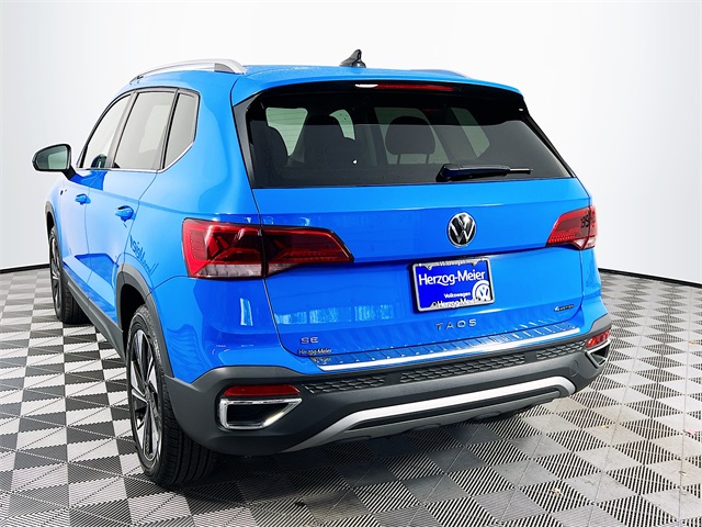 2024 Volkswagen Taos SE photo 3