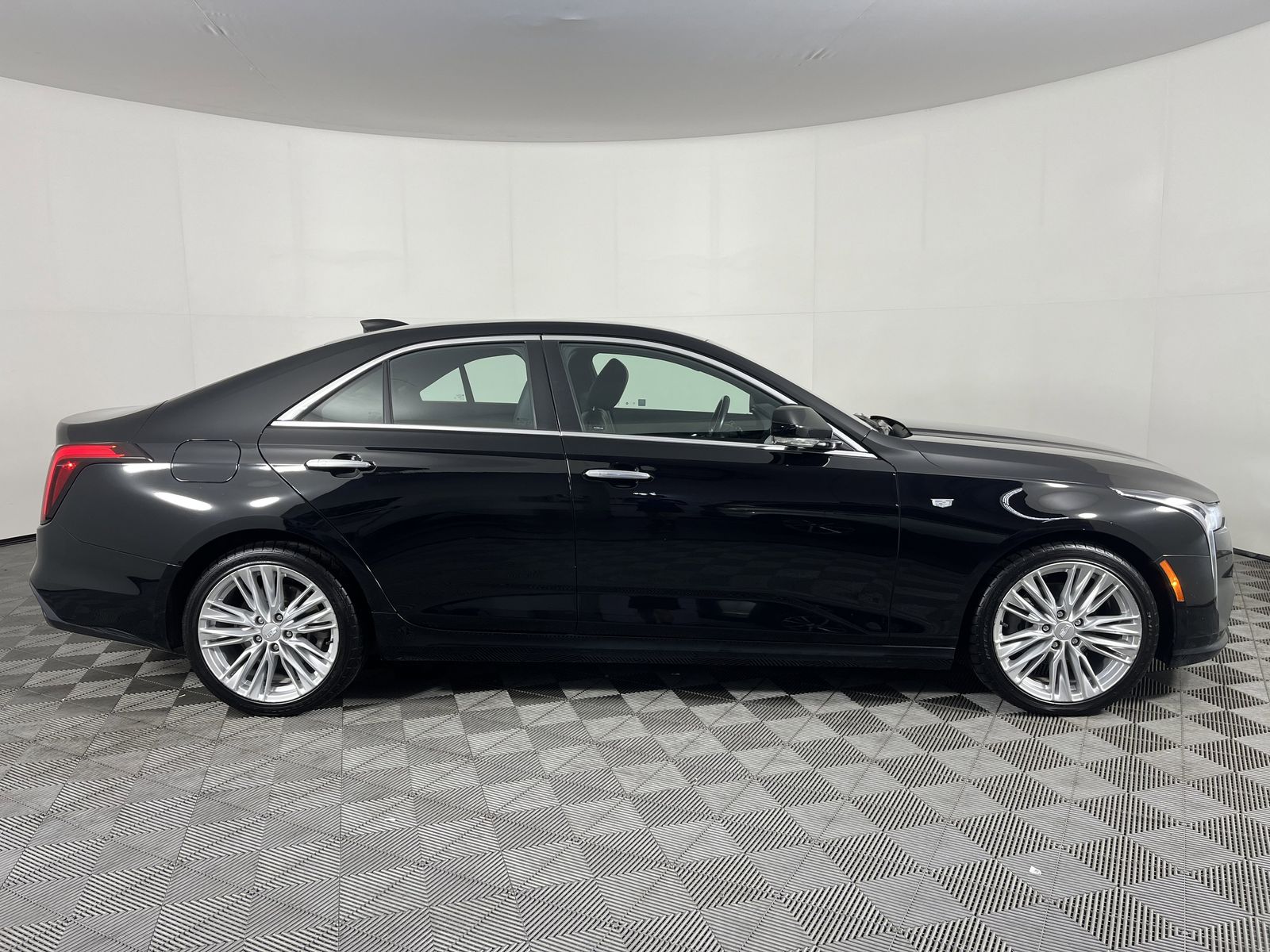 2022 Cadillac CT4 Premium Luxury photo 3