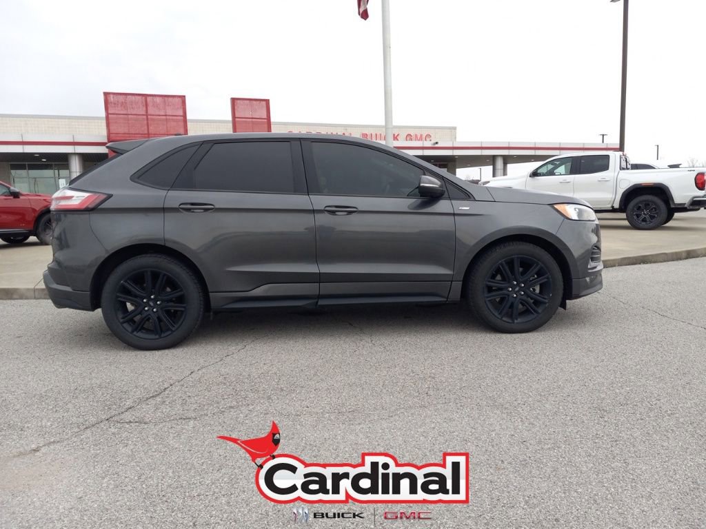 2020 Ford Edge SEL photo 2