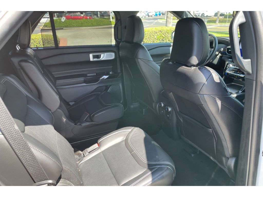2023 Ford Explorer ST photo 18