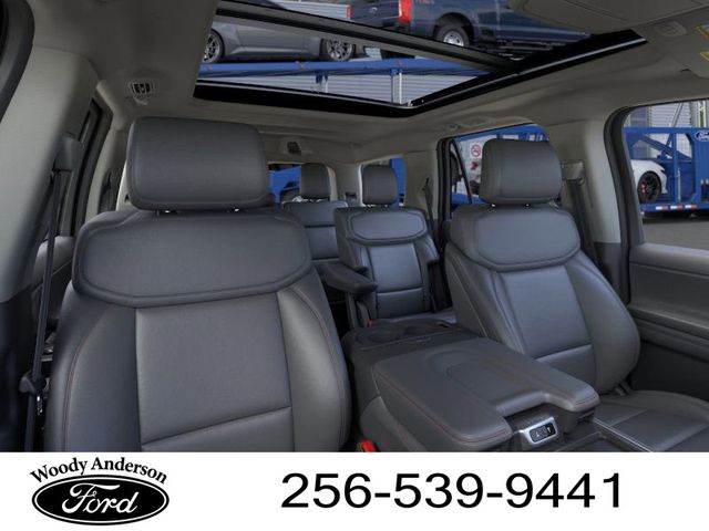 2025 Ford Expedition photo 10