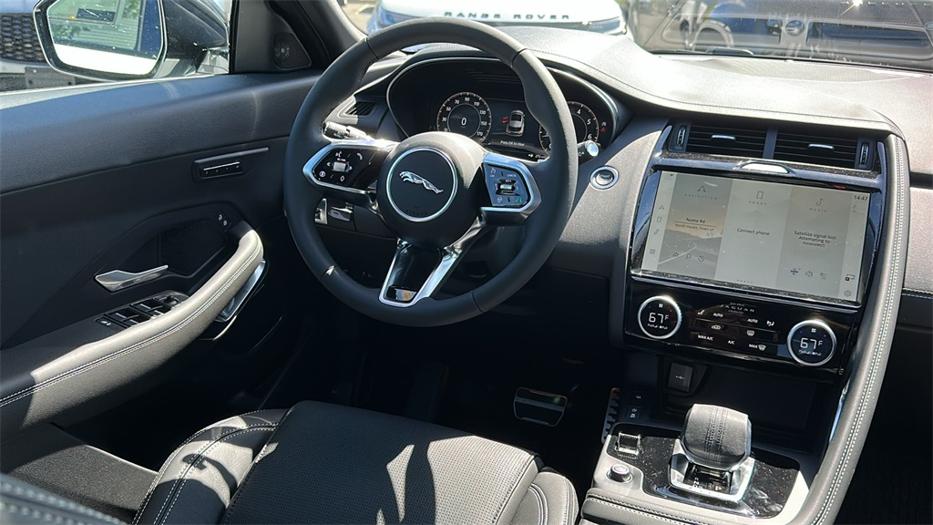 2024 Jaguar E-PACE R-Dynamic SE photo 25