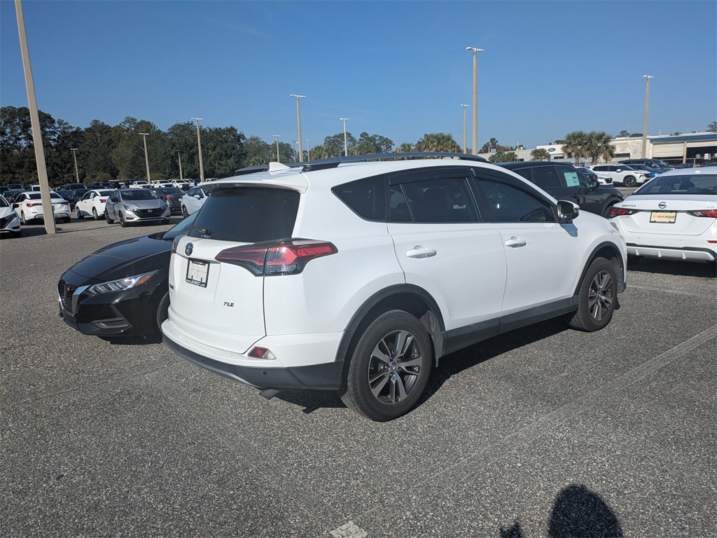 2018 Toyota RAV4 XLE photo 3