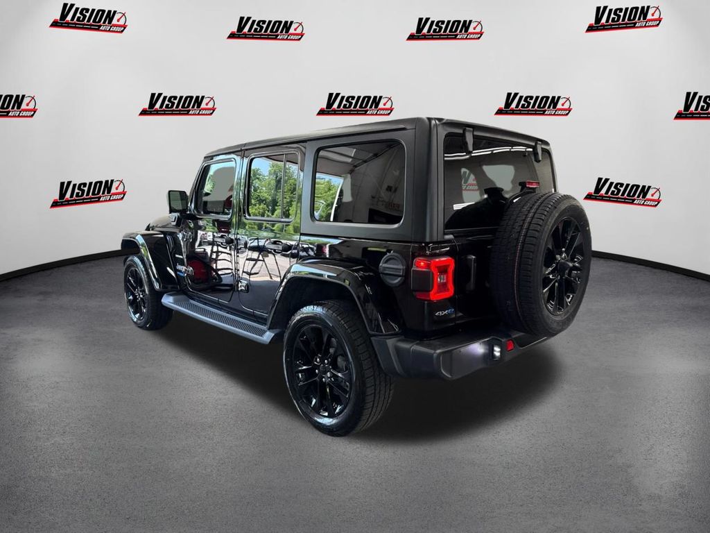 2022 Jeep Wrangler Unlimited Sahara 4xe photo 7