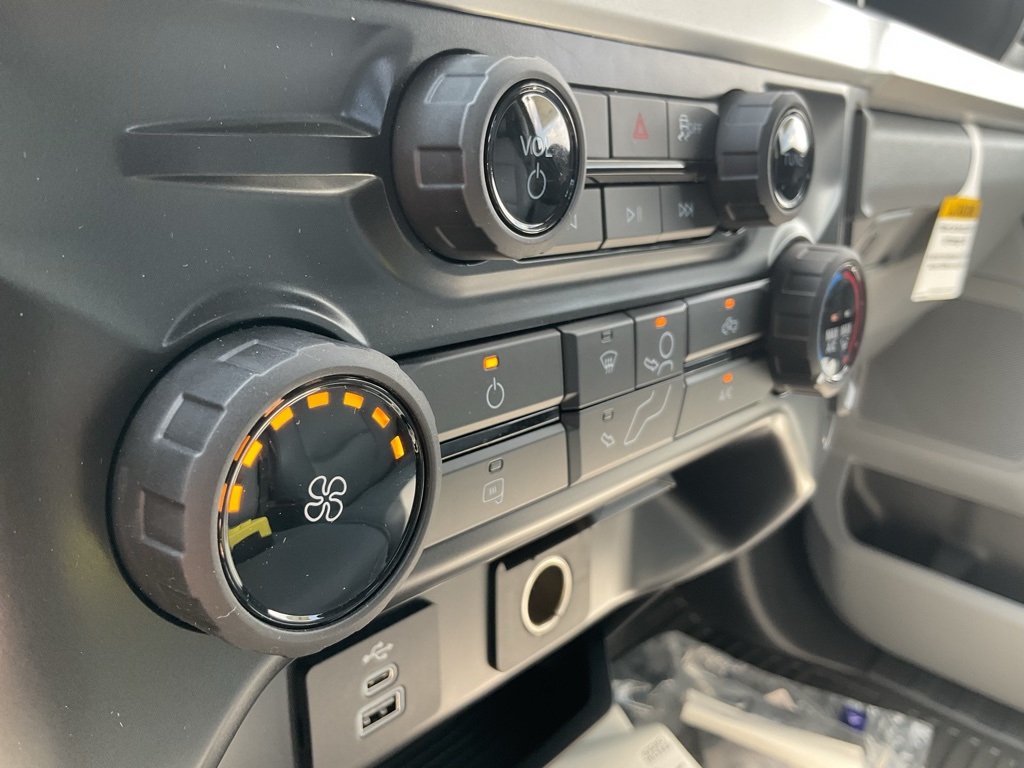 2025 Ford F-350 XL photo 4