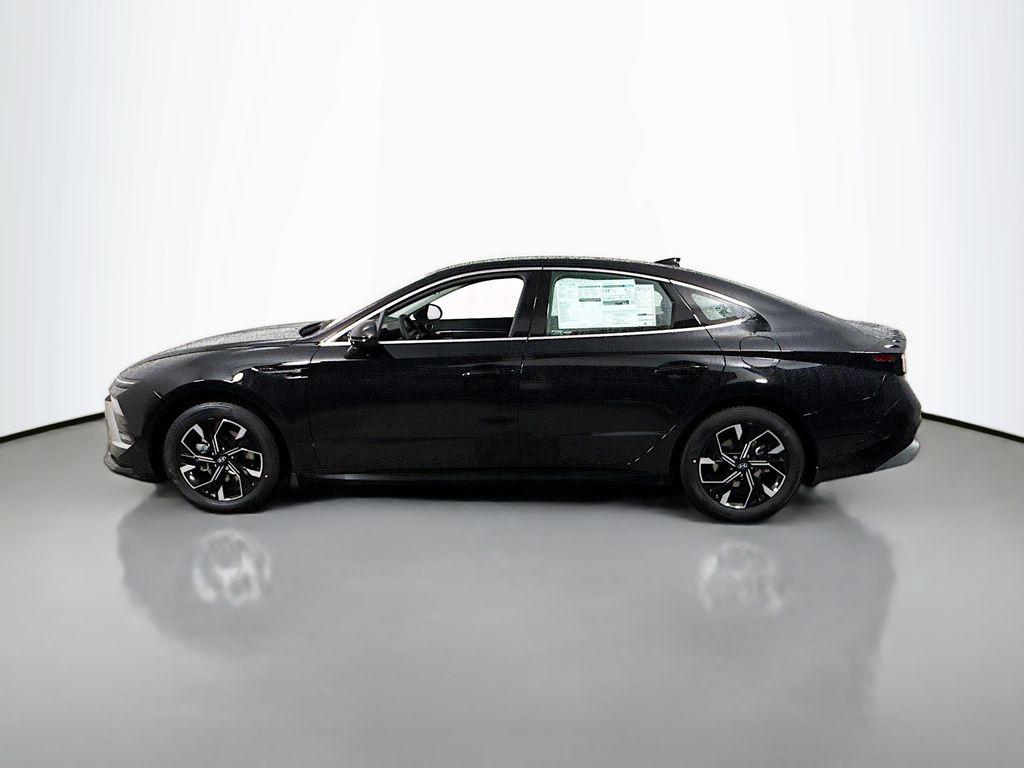2025 Hyundai Sonata SEL photo 4
