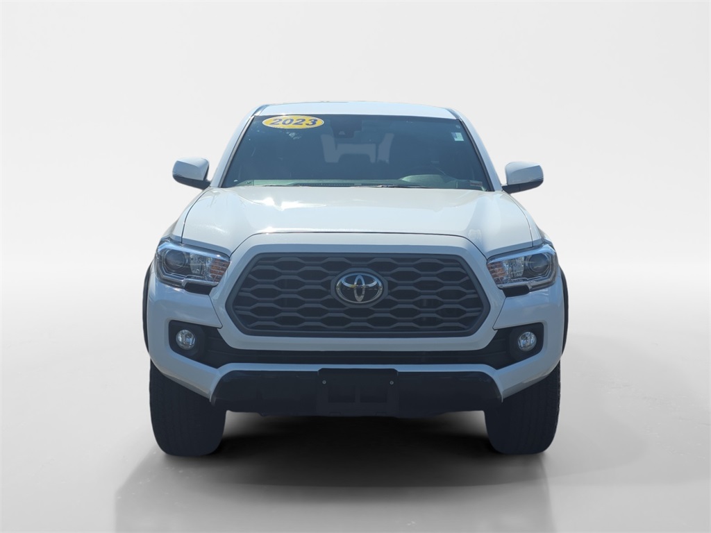 2023 Toyota Tacoma TRD Off-Road photo 3