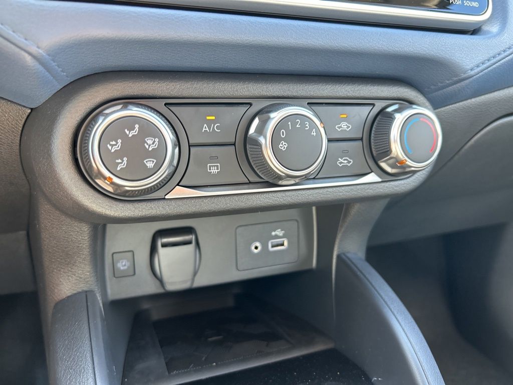 2025 Nissan Versa SV photo 25
