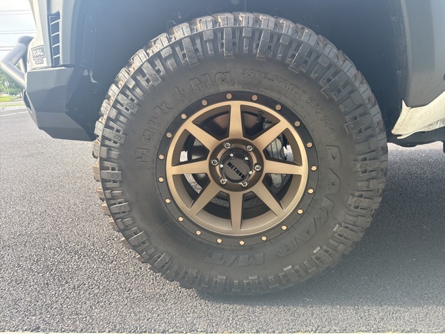 2024 Toyota Tacoma SR5 photo 8