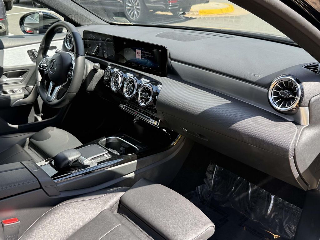 2022 Mercedes Benz A 220 4MATIC photo 18
