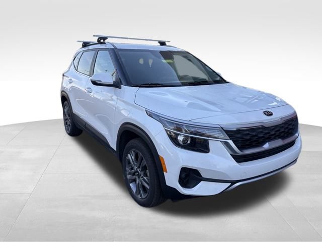 2021 Kia Seltos S's photo