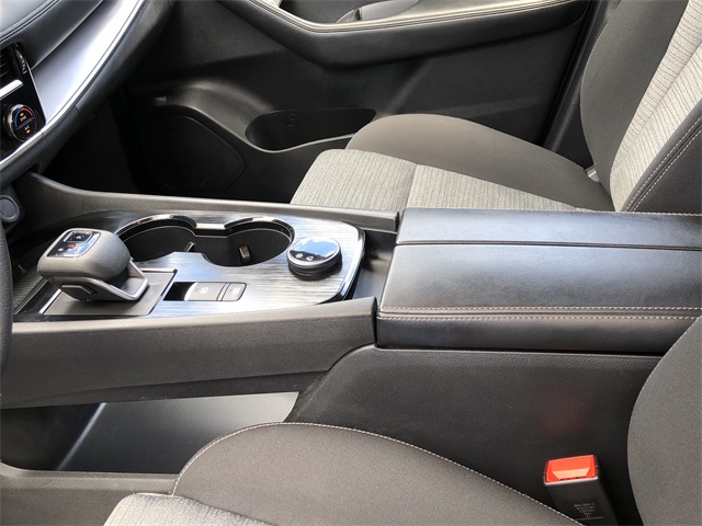 2021 Nissan Rogue SV photo 22