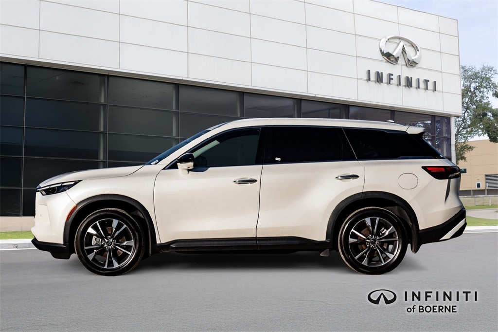 2023 Infiniti QX60 Luxe photo 2