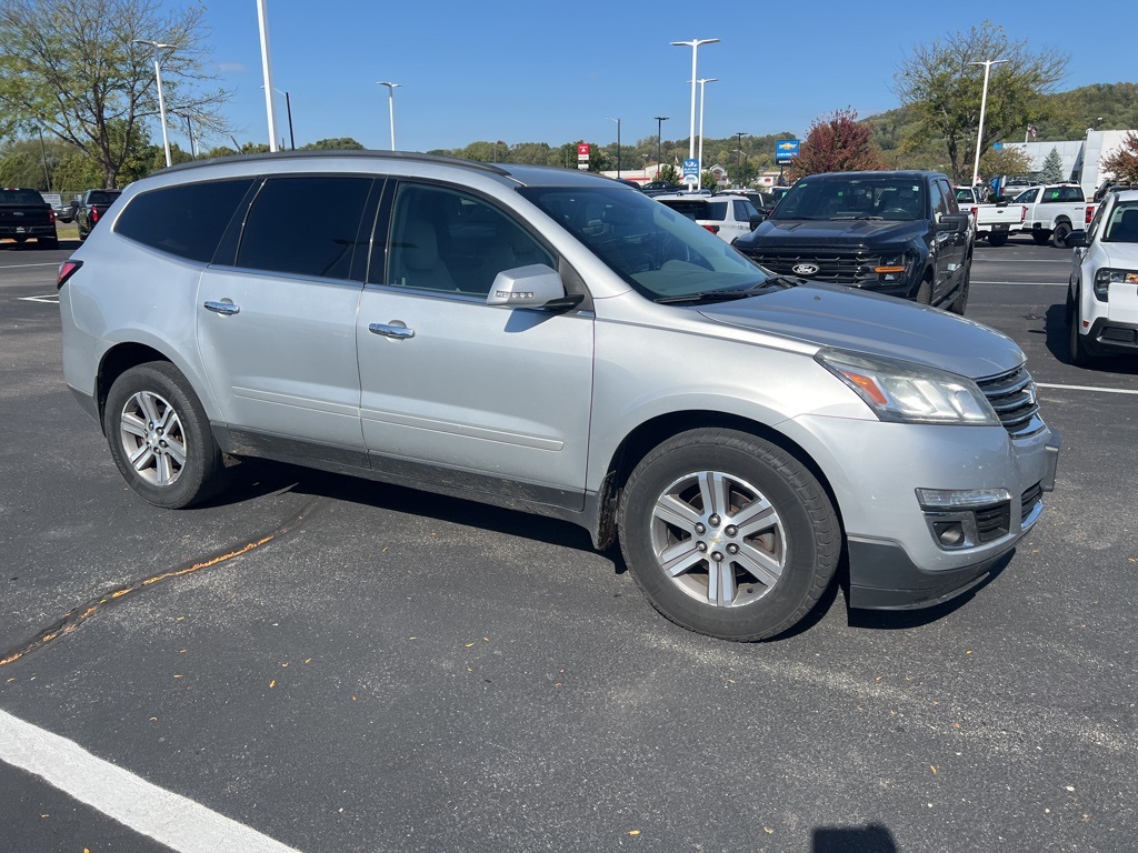 2015 Chevrolet Traverse 2LT photo 3