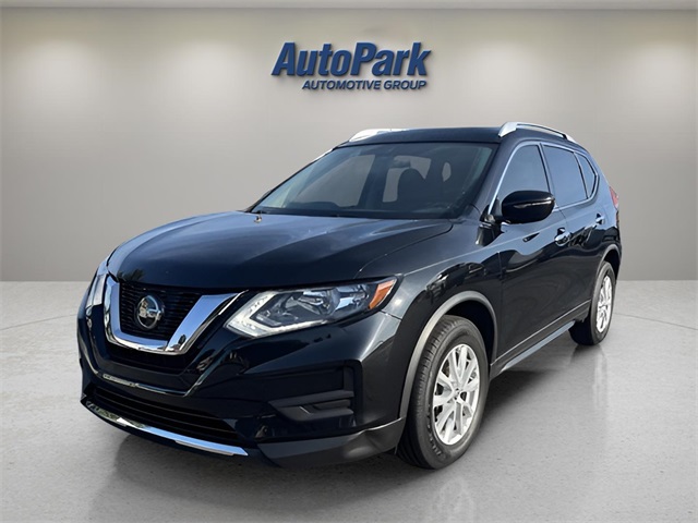 2018 Nissan Rogue SV photo 2