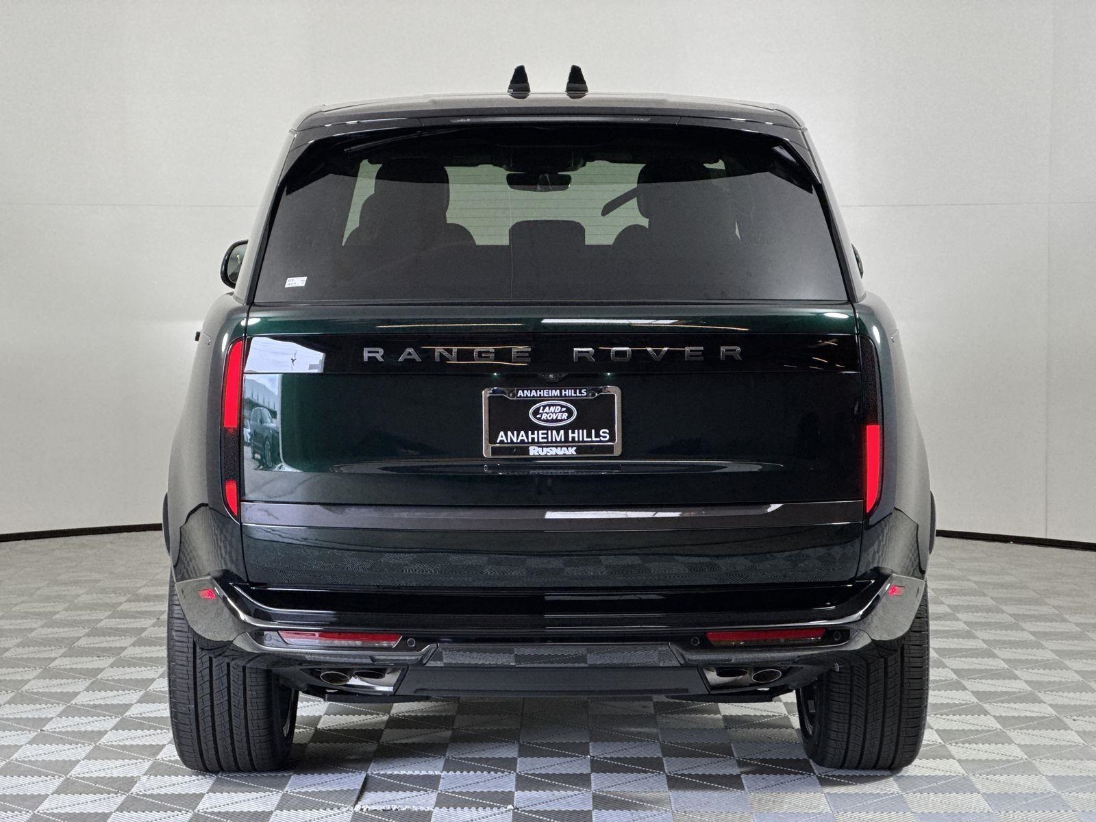 2025 Land Rover Range Rover SE photo 4