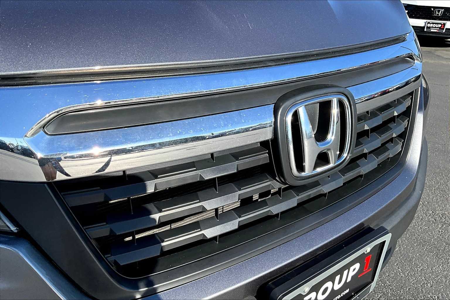 2017 Honda Ridgeline RTL-T photo 29