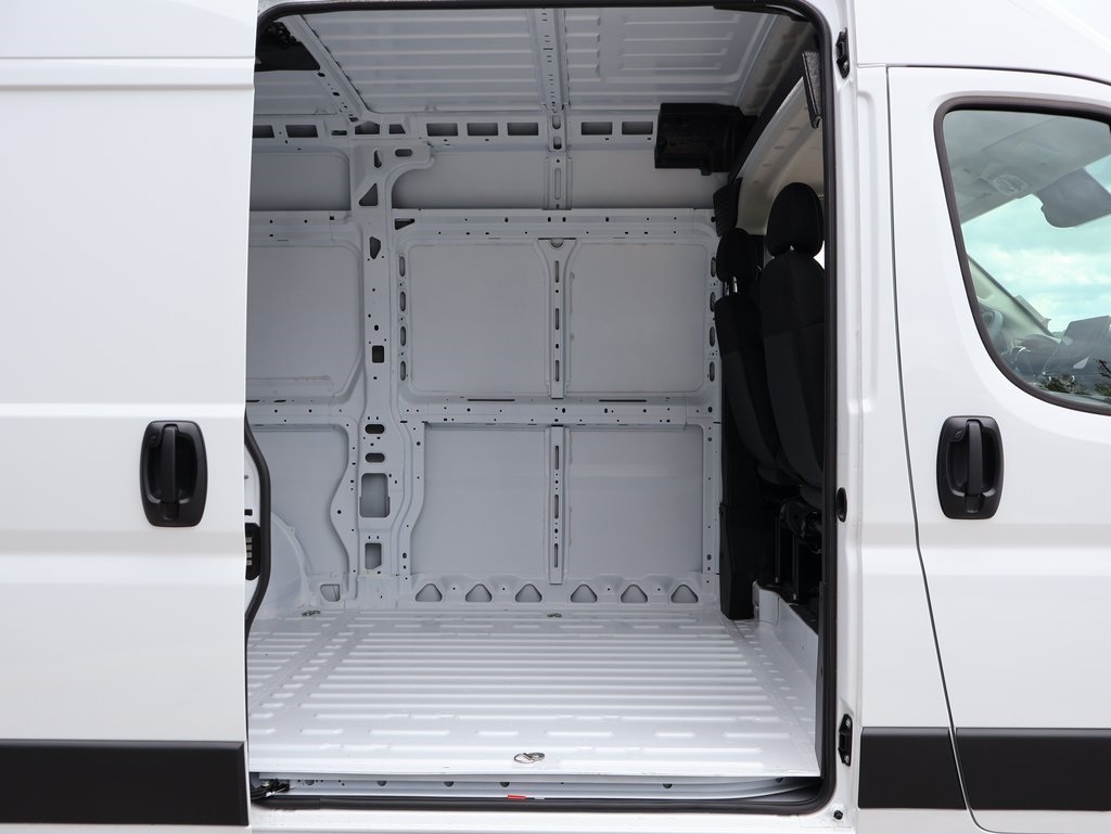 2026 Ram 2500 photo 9